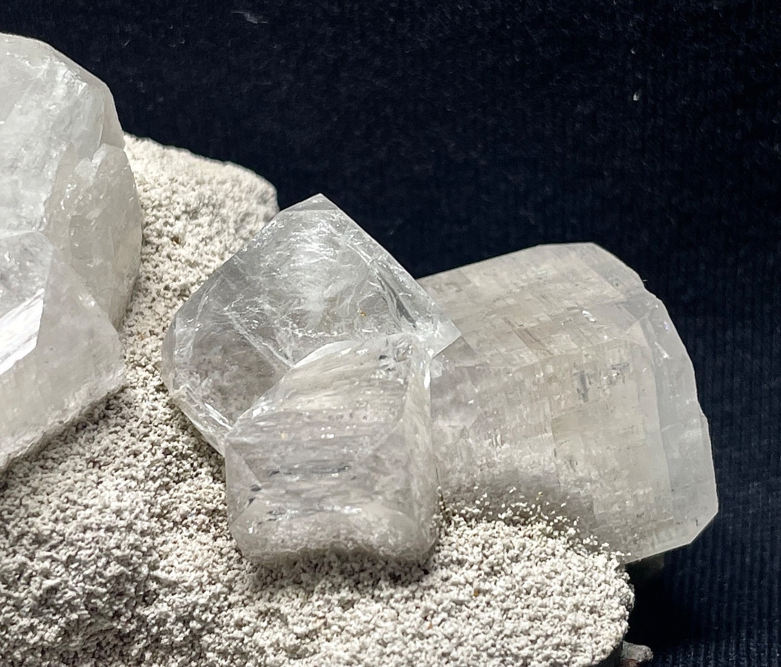 NATURAL APOPLLITE QUARTZ WITH UNIQUE TEXTURE NATURAL STUNNING STONE