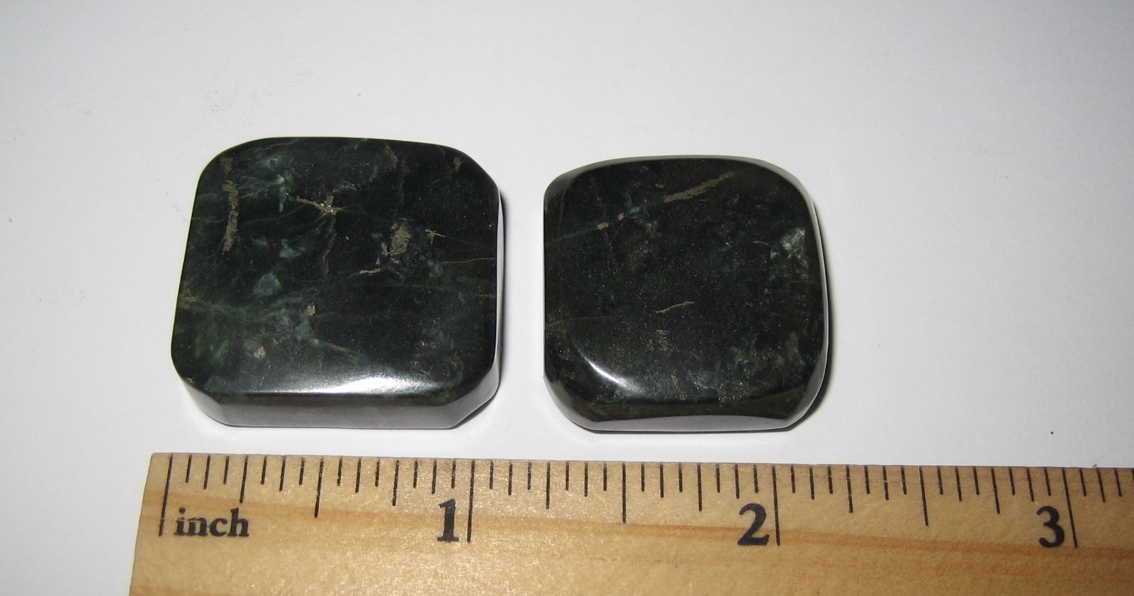 2 TUMBLED POLISHED NATURAL SERPENTINE STONE MINERALS FROM VERMONT, USA 27g *1