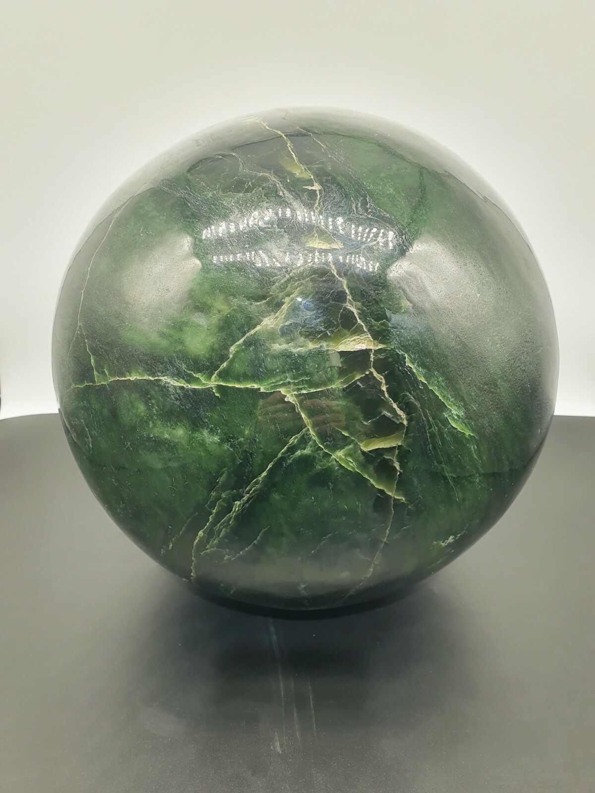 Nephrit Jade XXL Jumbo Ball 91.9lbs 11 13/16in Ø AAA Quality Interior Design