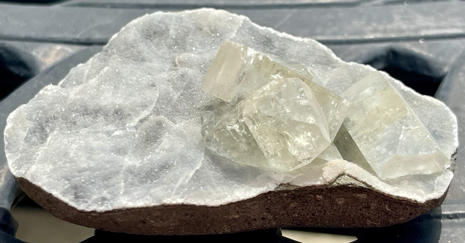 Apophyllite Chalcedony 124.84 Grams L 3 1/8” X W 2 5/64” X H 1 7/32” India