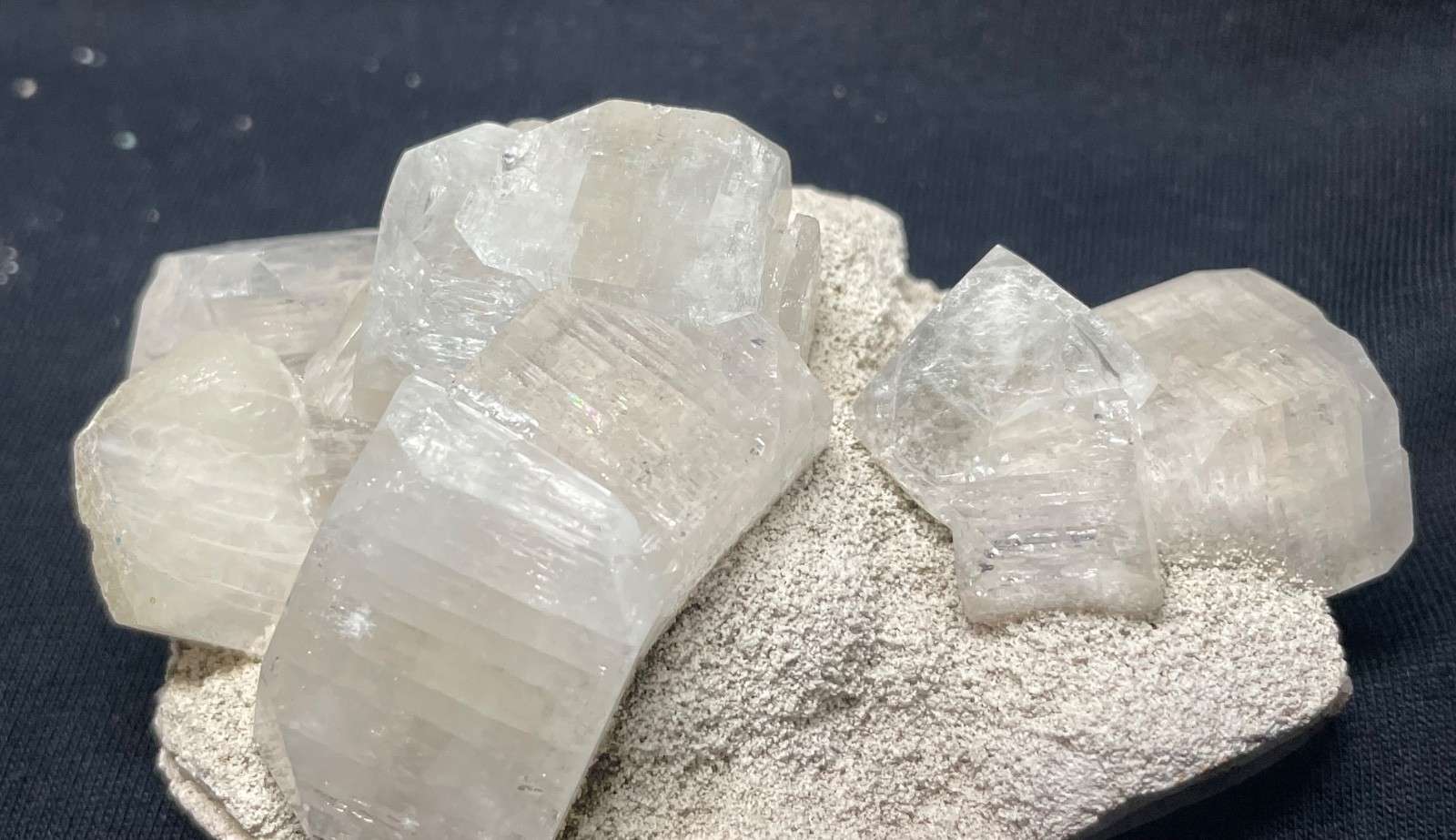 NATURAL APOPLLITE QUARTZ WITH UNIQUE TEXTURE NATURAL STUNNING STONE