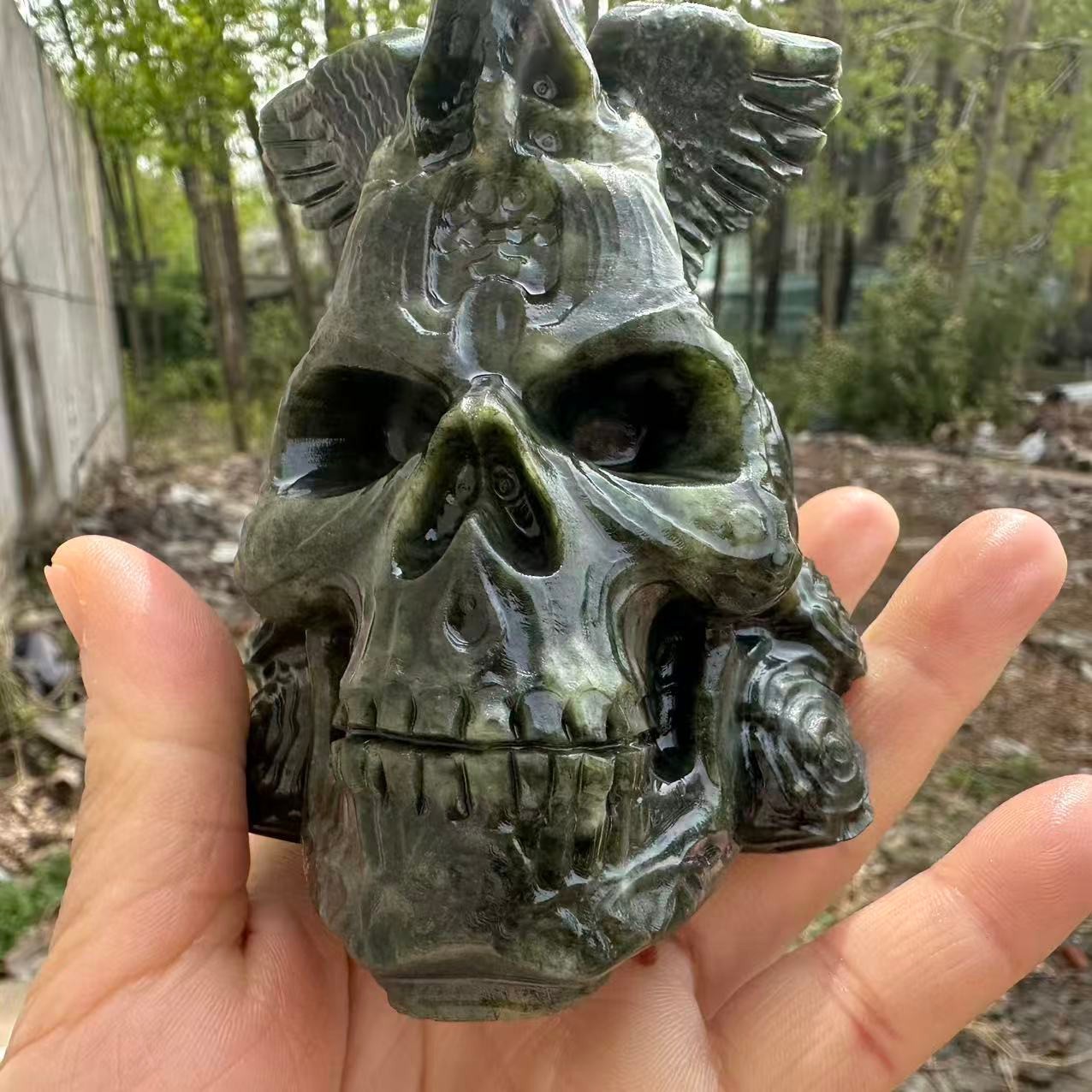 1pc Natural Serpentine Quartz Carved Death Skull Crystal Reiki Healing Decor