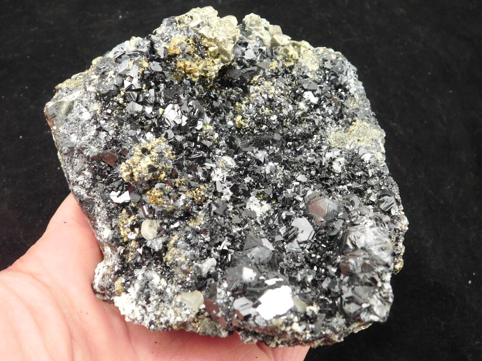BIG! PYRAMID Shaped Pyrite Crystal Cluster w Sphalerite and Chalcopyrite 878gr