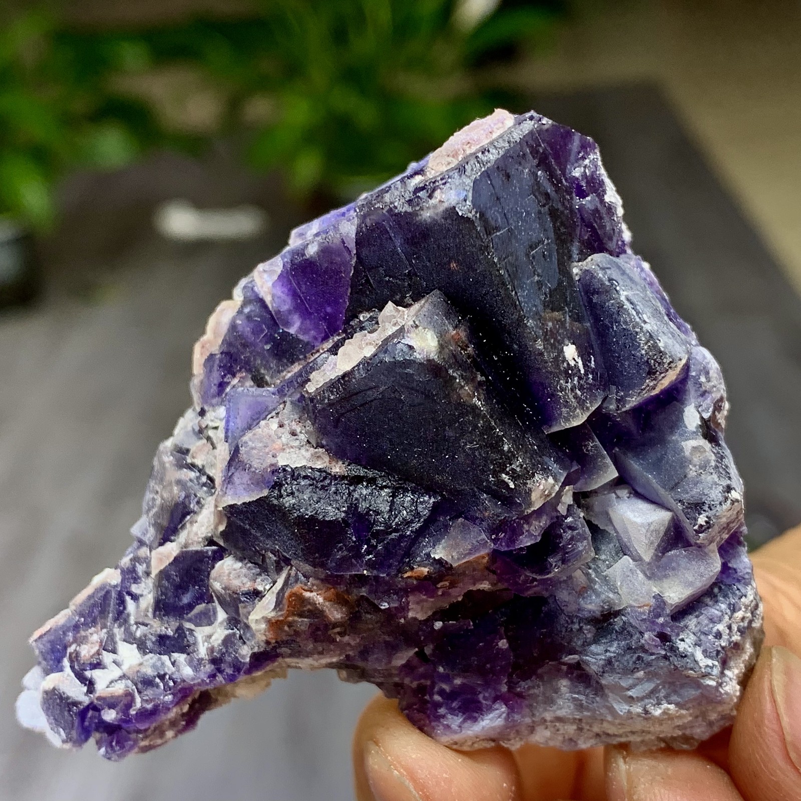 100G Rare transparent purple cubic fluorite mineral crystal sample/China