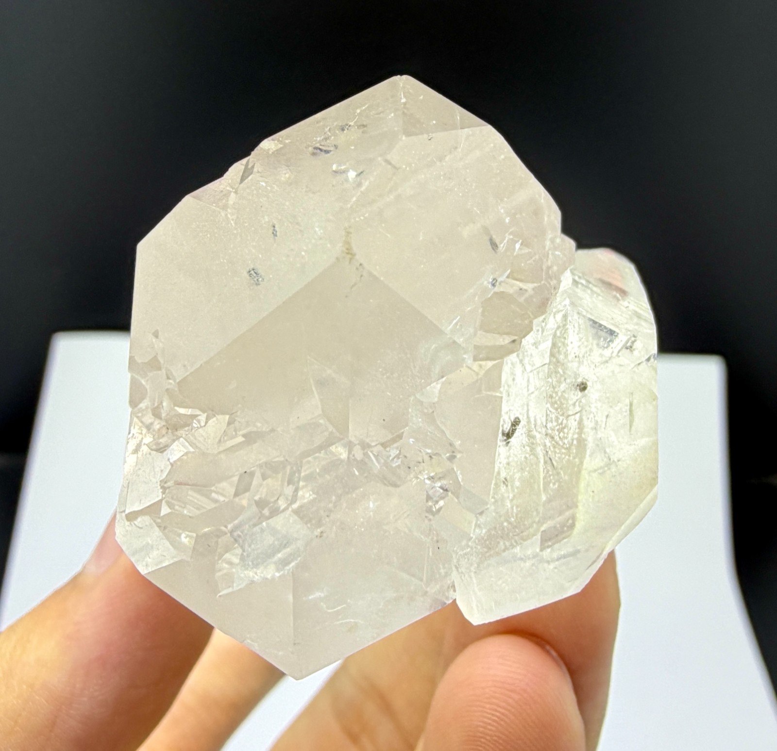 Attractive Double Terminated Eye Clean Quartz Crystal. @PAK 177 Grams