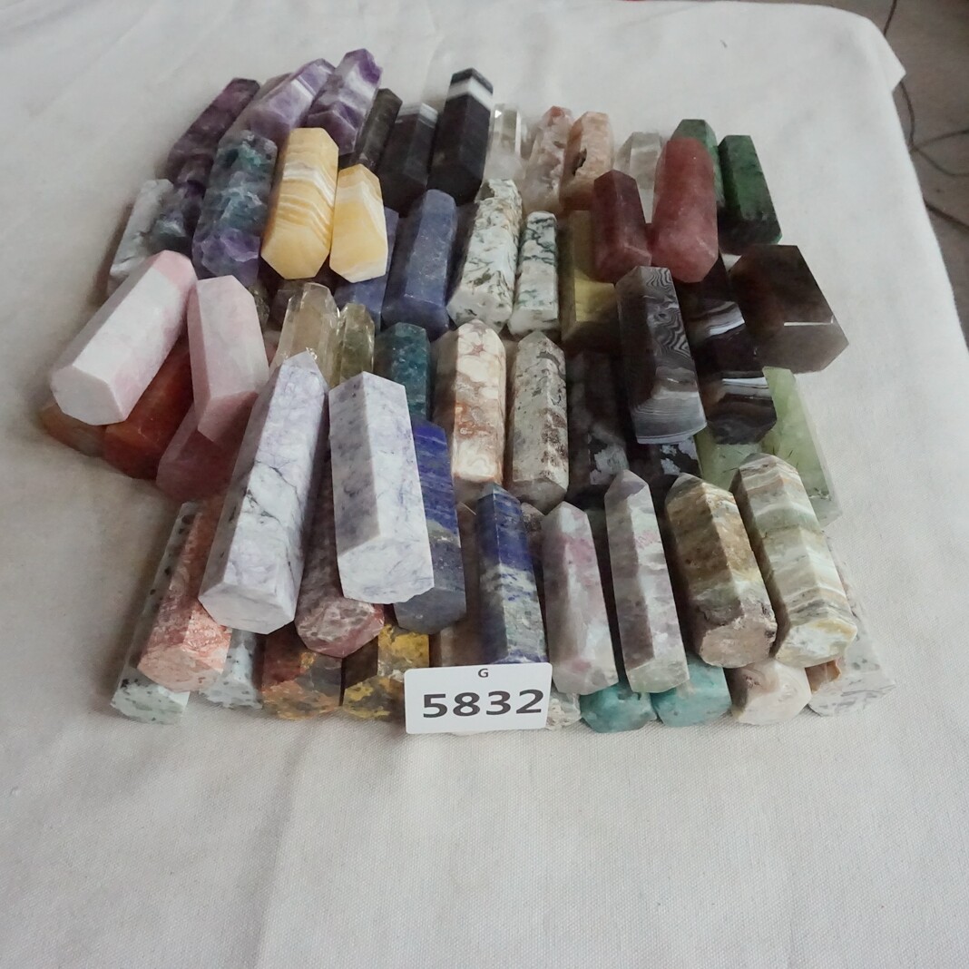 70Pcs 35 Kinds Of Natural Quartz Crystal Jasper Mixed Stones Point Tower Healing