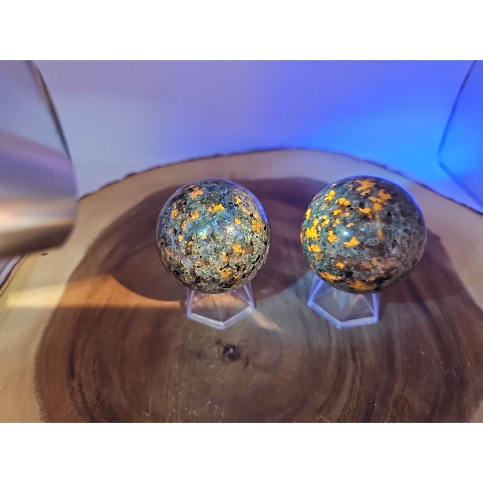 Yooperlite Stone Sphere 55mm 1 Each – CrystalCloud Company