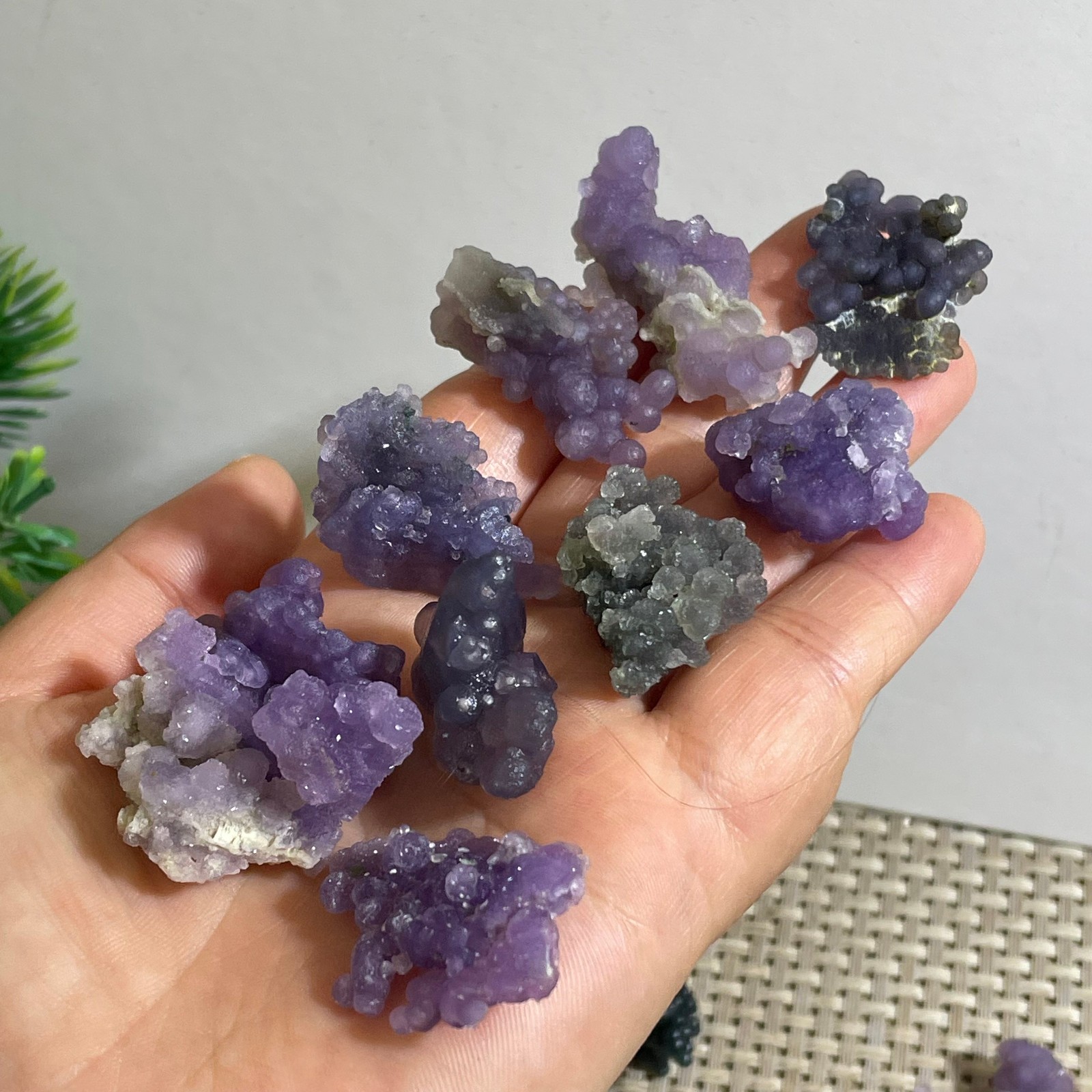 62g Purple stone, grape agate, quartz crystal, granular mineral 10pcs