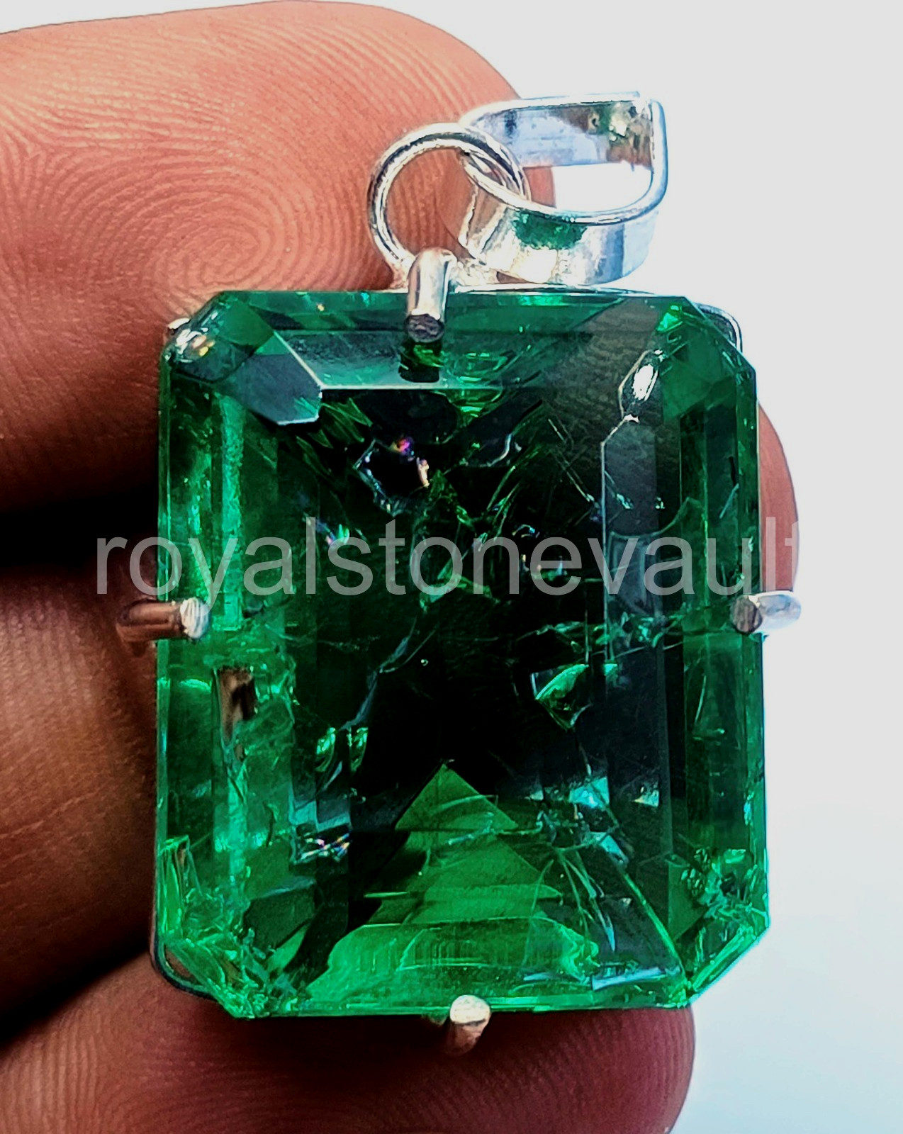 Natural Green Emerald 81.58 Ct Emerald Shape 925 Silver Pendant IGL Gems 6JHB