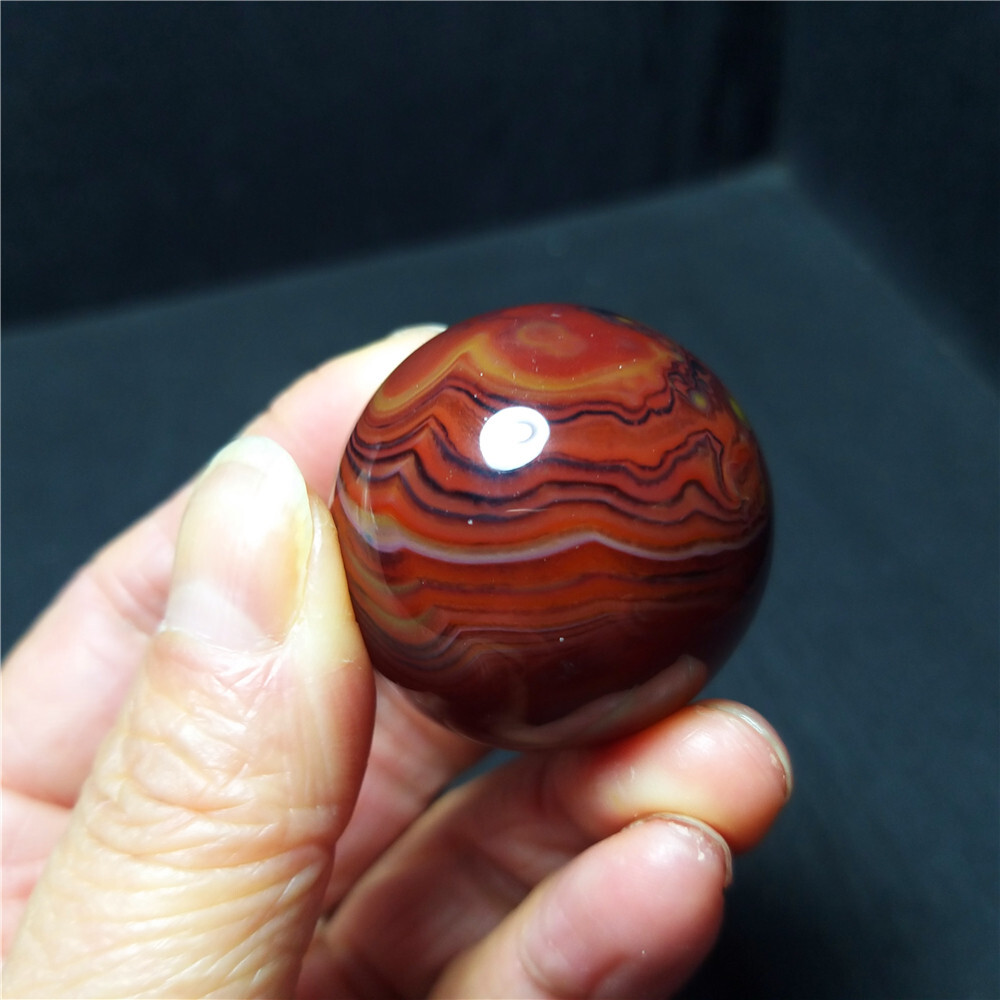 TOP 58.2G 34mm Natural Polished Banded Agate Stone Sphere Ball Healing A3512
