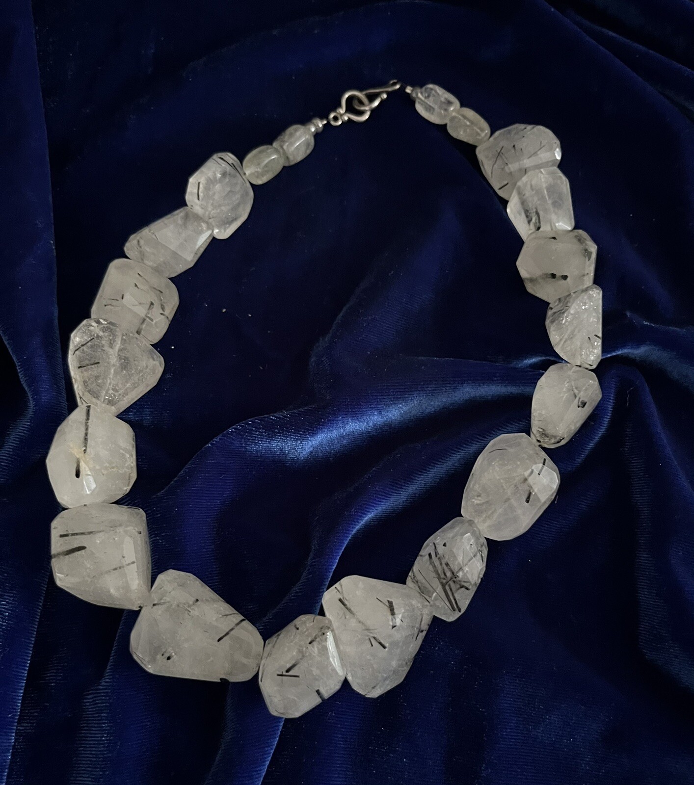 Vintage Chunky White Quartz with Black Tourmaline Inclusions 18″ Necklace Choker