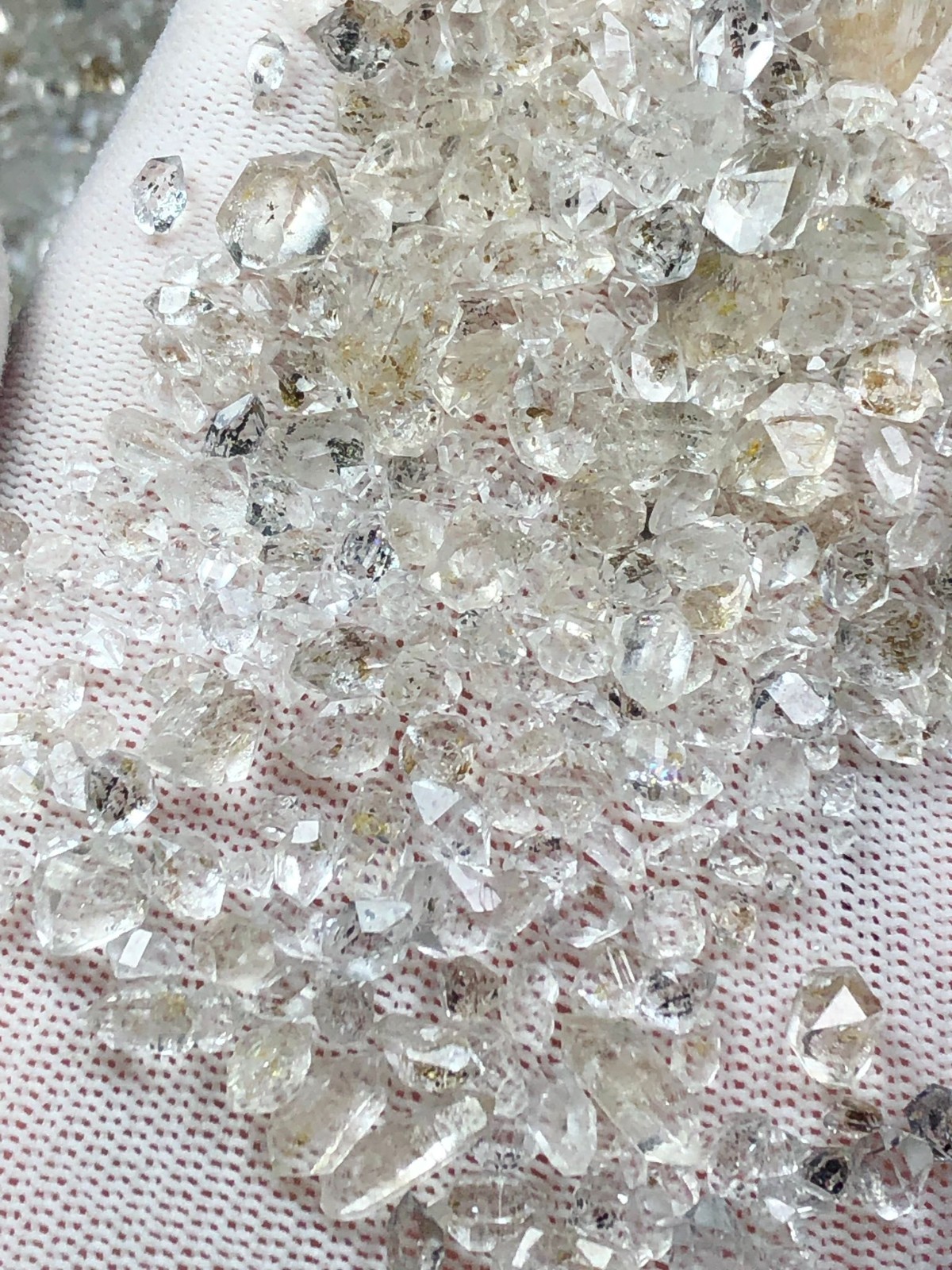 Excellent DIAMOND QUARTZ Crystals lot- Pakimers – 430 grams – from Pakistan