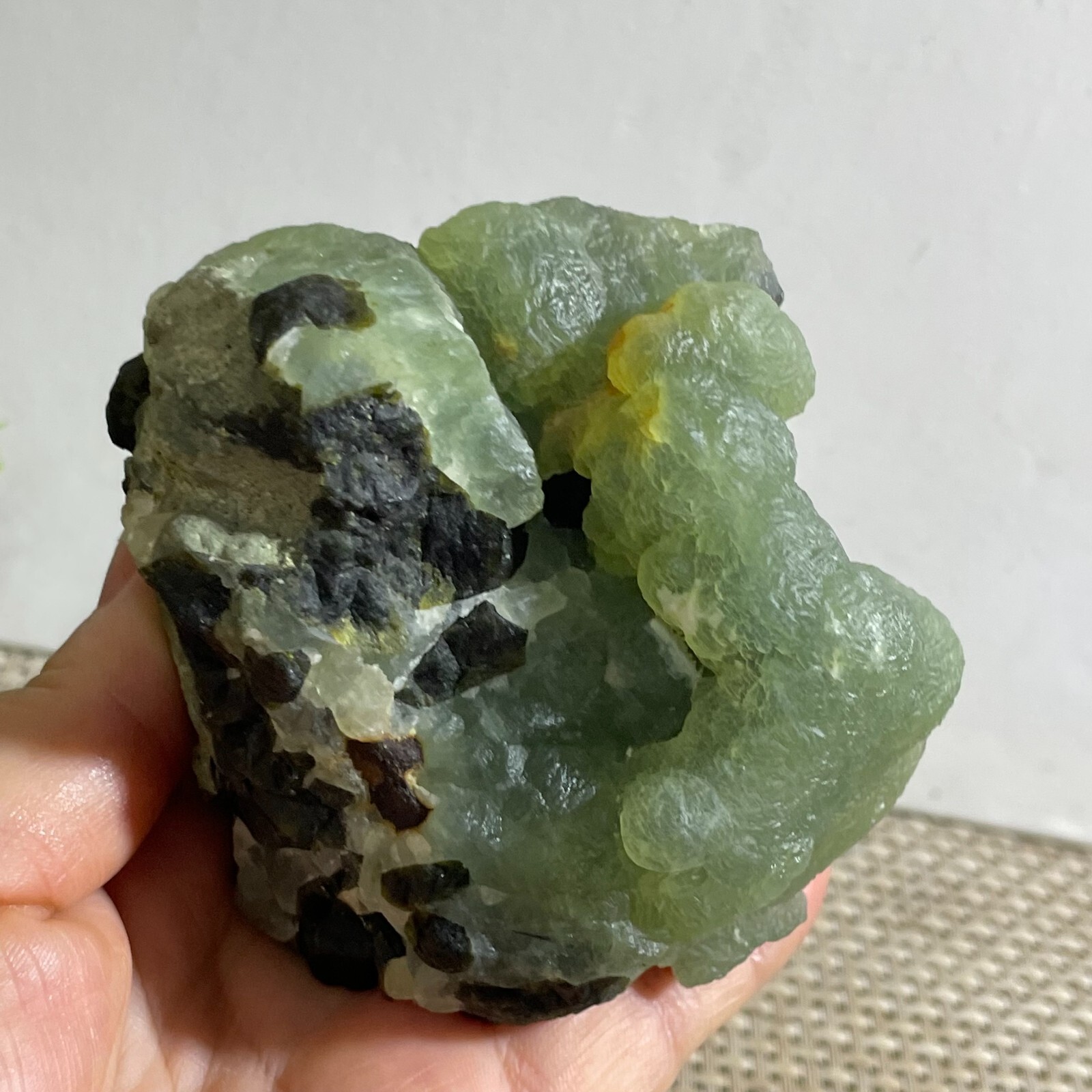 Natural green chalcedony grape agate crystal specimen Indonesia 472g b104