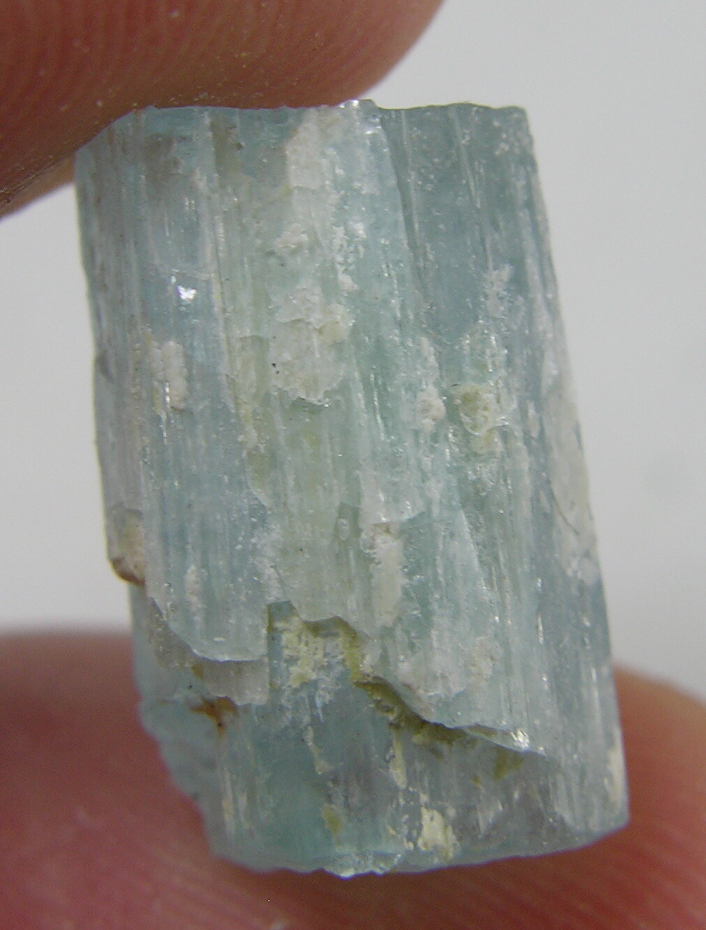 9.50ct Vietnam 100% Natural Rough Aquamarine Crystal Stick Specimen 14mm 1.90g