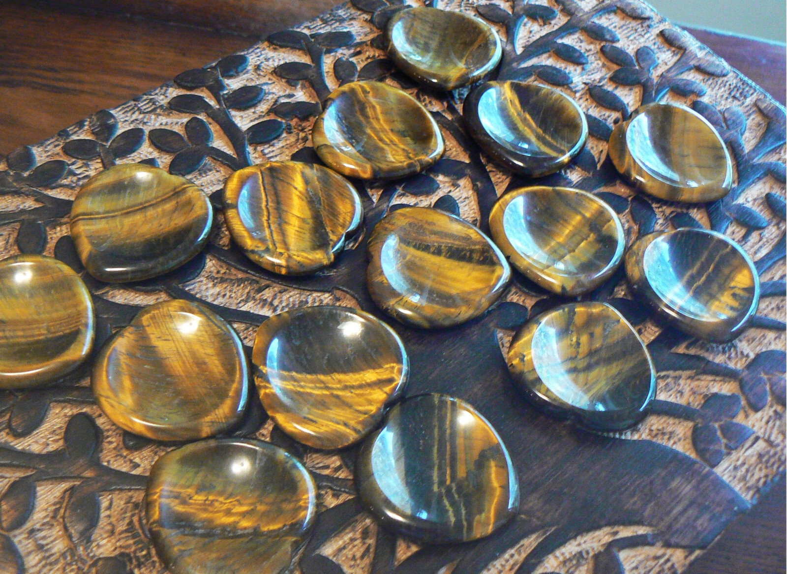 ONE CHATOYANT Tiger Eye Heart Worry Palm Stone ROOT CHAKRA SACRAL SOLAR PLEXUS