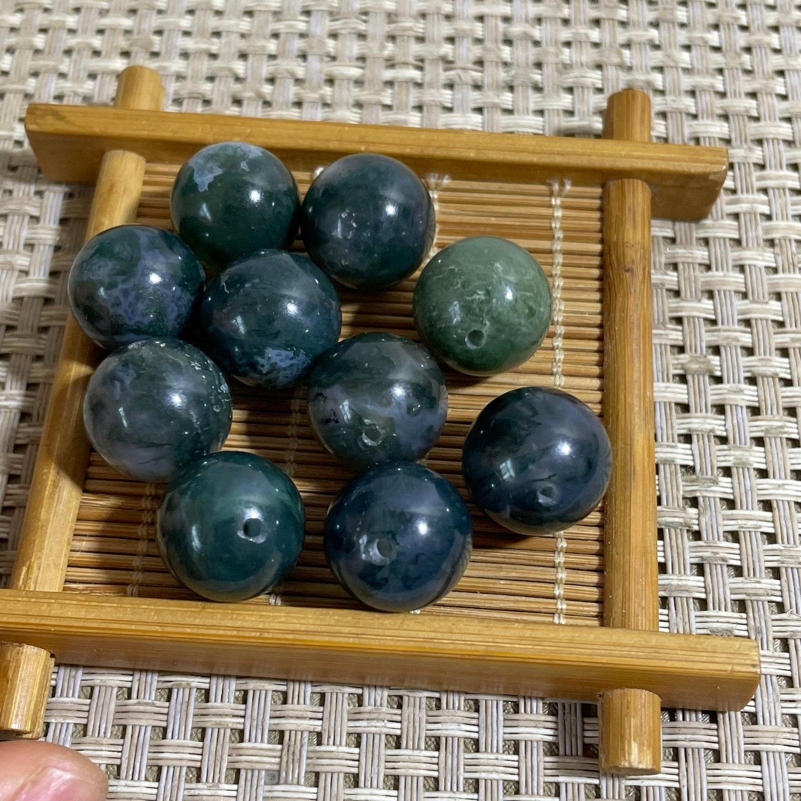 10pcs 50g Natural water grass agate round beads have been perforated