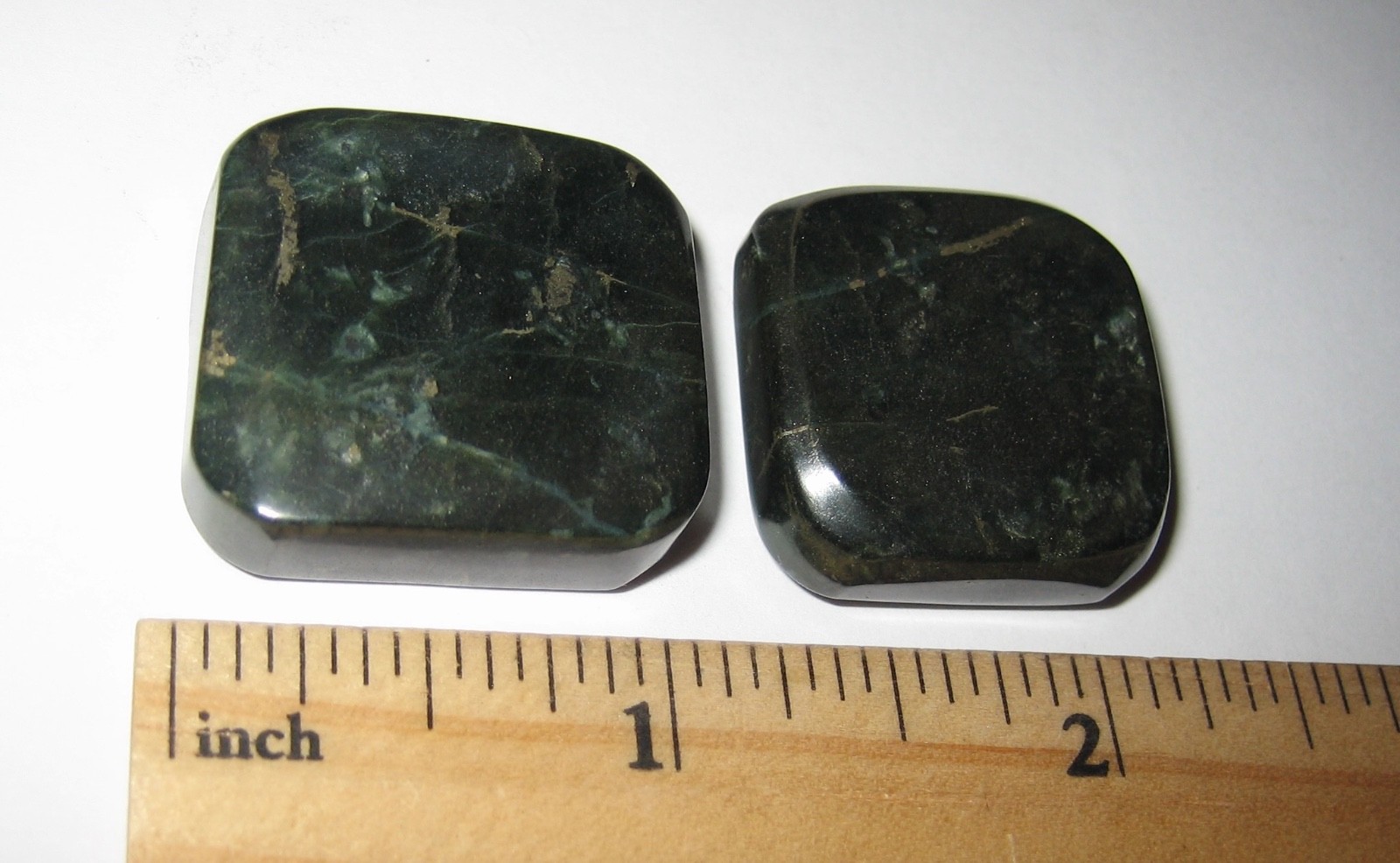 2 TUMBLED POLISHED NATURAL SERPENTINE STONE MINERALS FROM VERMONT, USA 27g *1