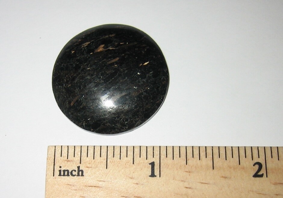 30mm POLISHED NATURAL AUTHENTIC NUUMMITE STONE CABOCHON GREENLAND ~ 10.8grams *A