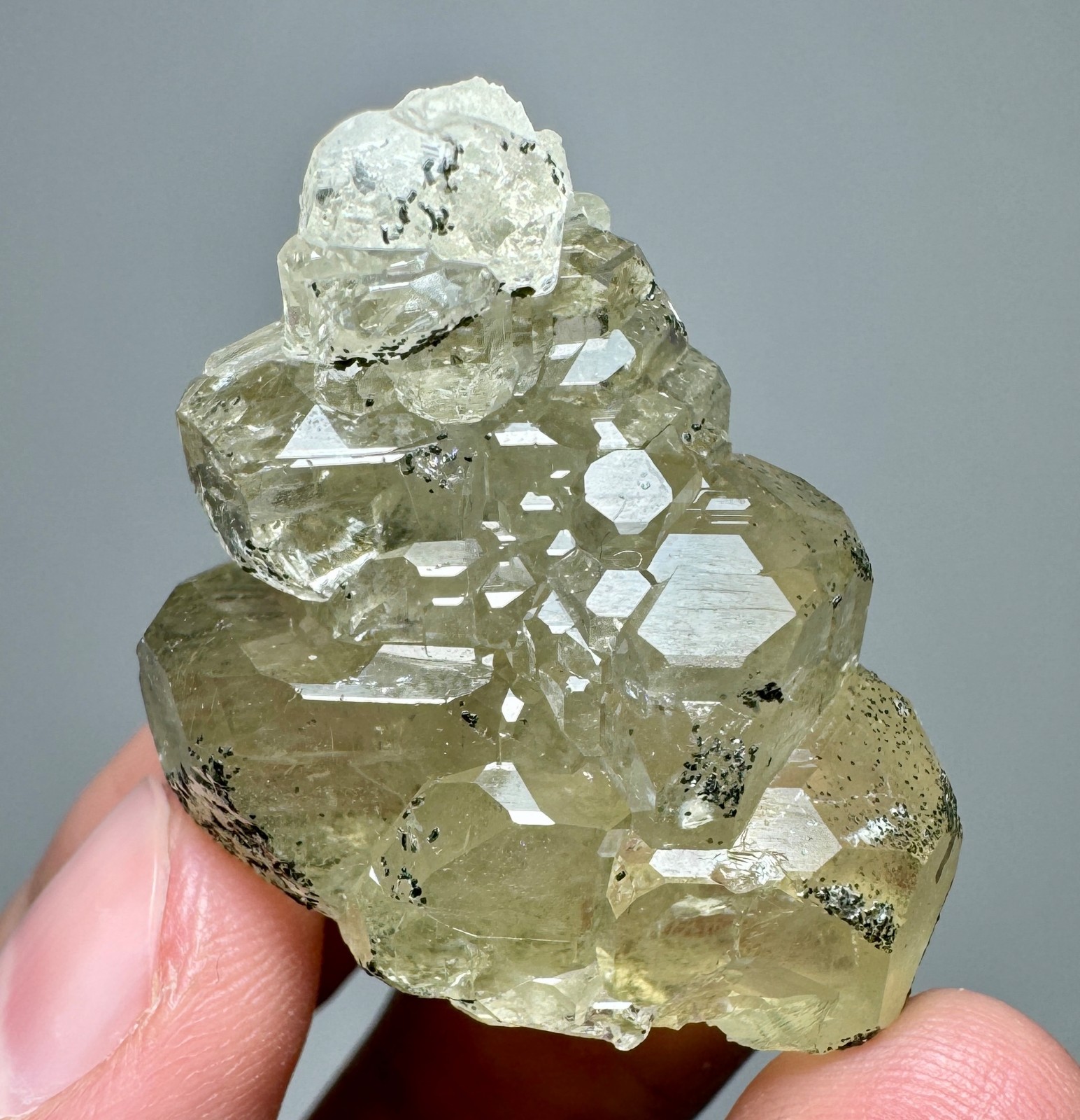 149 CT Full Terminated Cabinet Shape Yellow Apatite Transparent Crystals Cluster