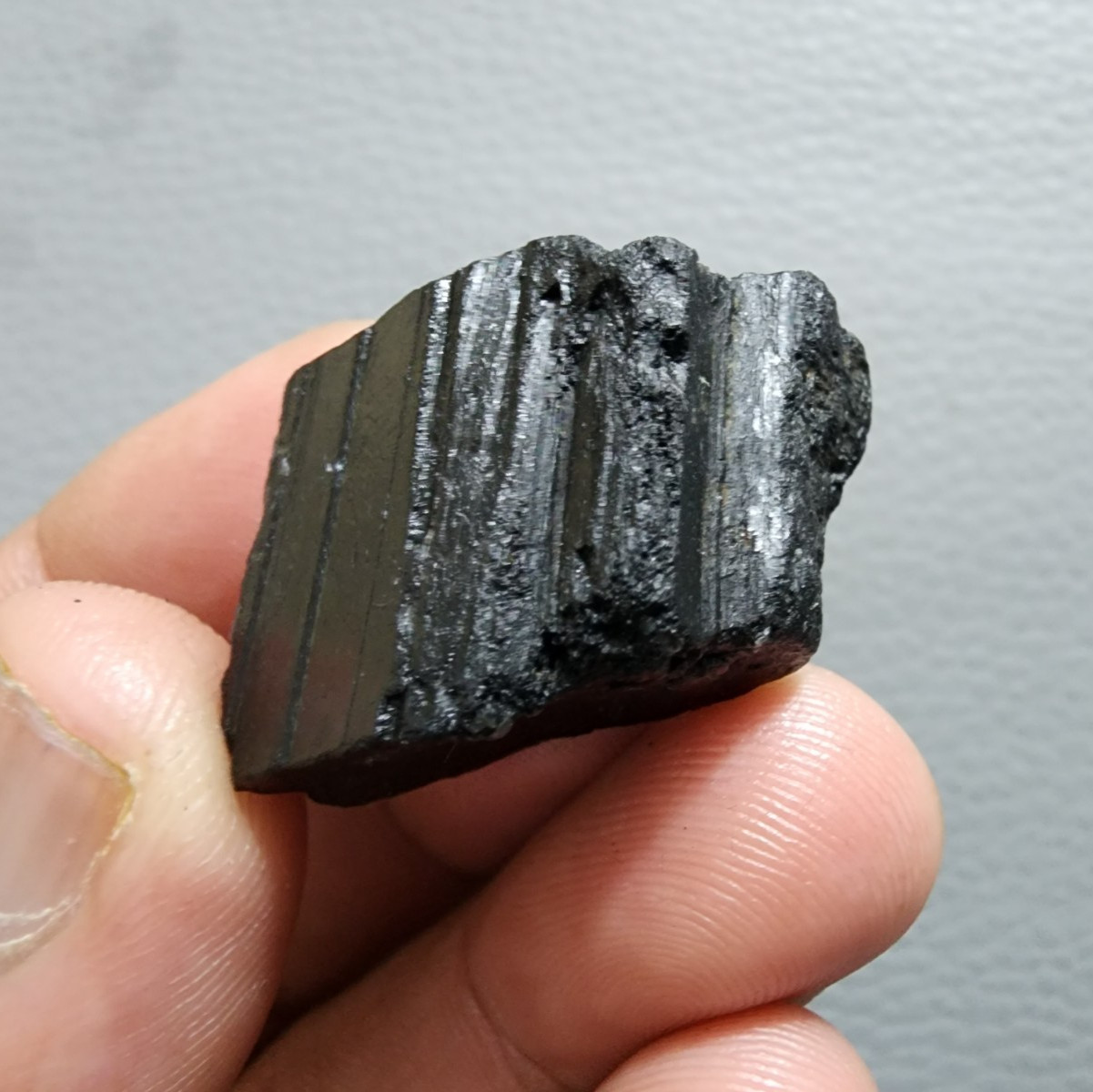 84 Crt Top AAA+ Black Tourmaline Specimen Crystal Healing Rough Black Tourmaline