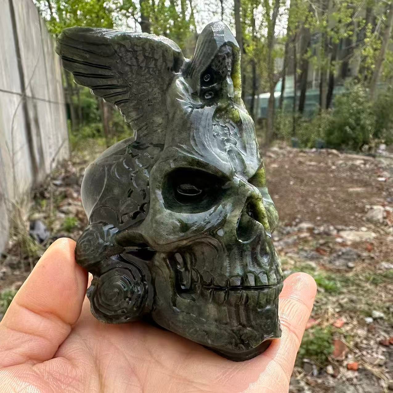 1pc Natural Serpentine Quartz Carved Death Skull Crystal Reiki Healing Decor