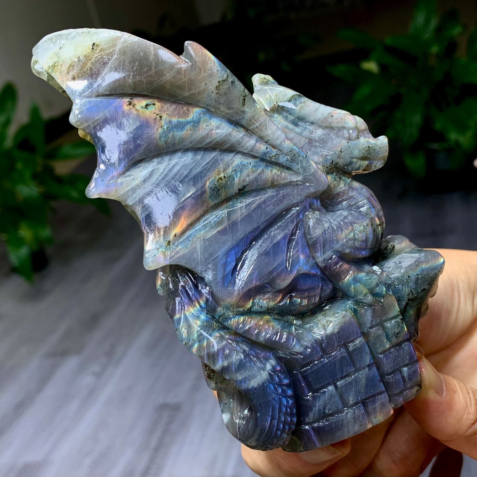 306G Natural Labradorite Quartz Crystal Stone Hand carved Flying dragon