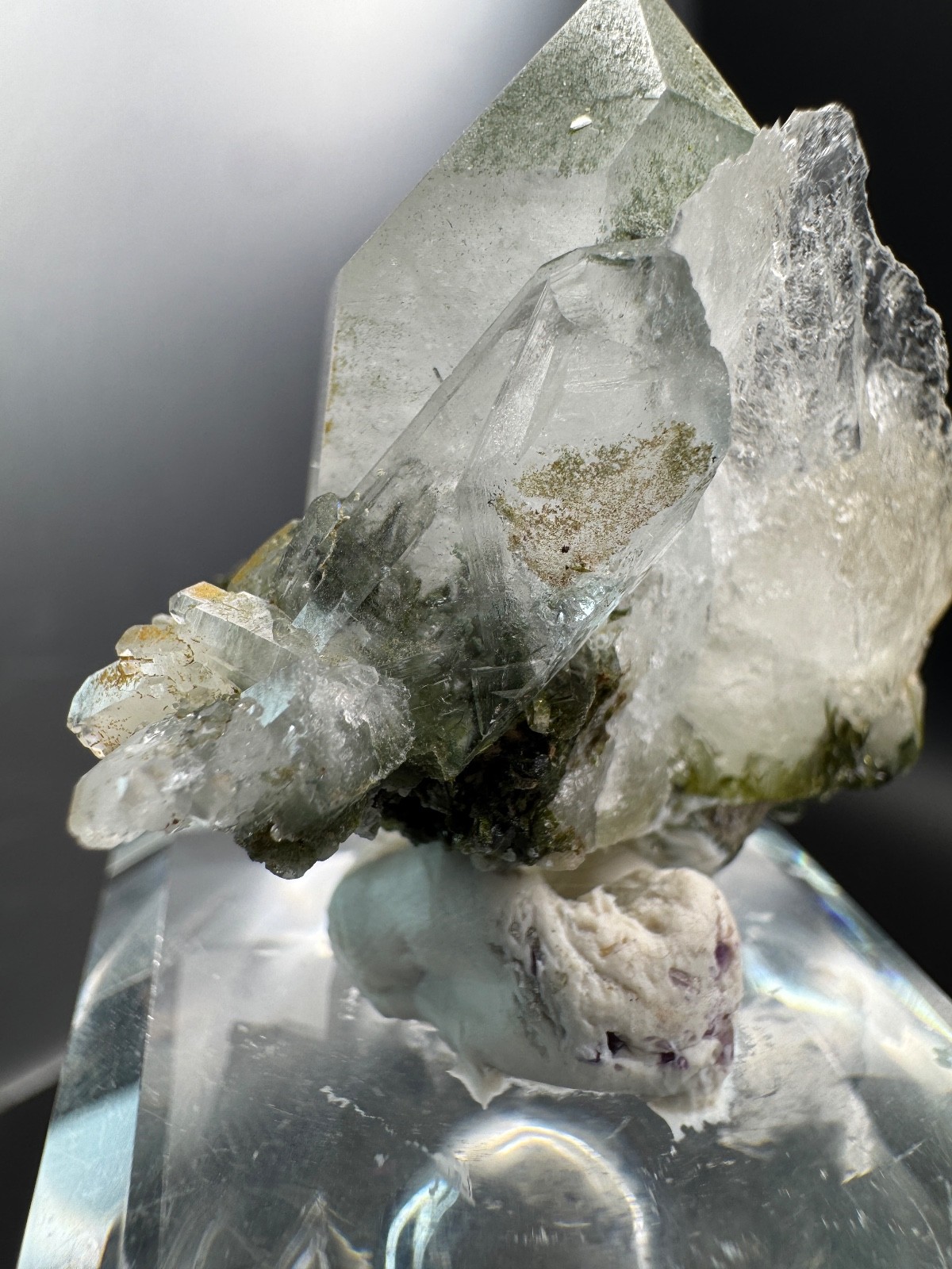 6166 Quartz Point with Green Epidote Nestled at Base Si Chuan 30g