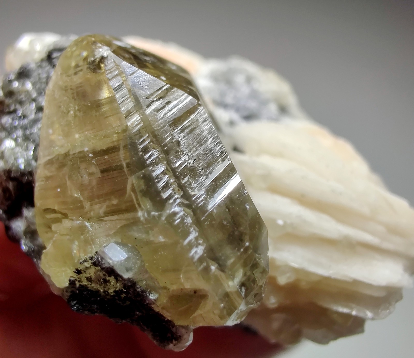 Excellent Cerussite crystal with Barite on Galena, UV. Morocco. 42 grams.