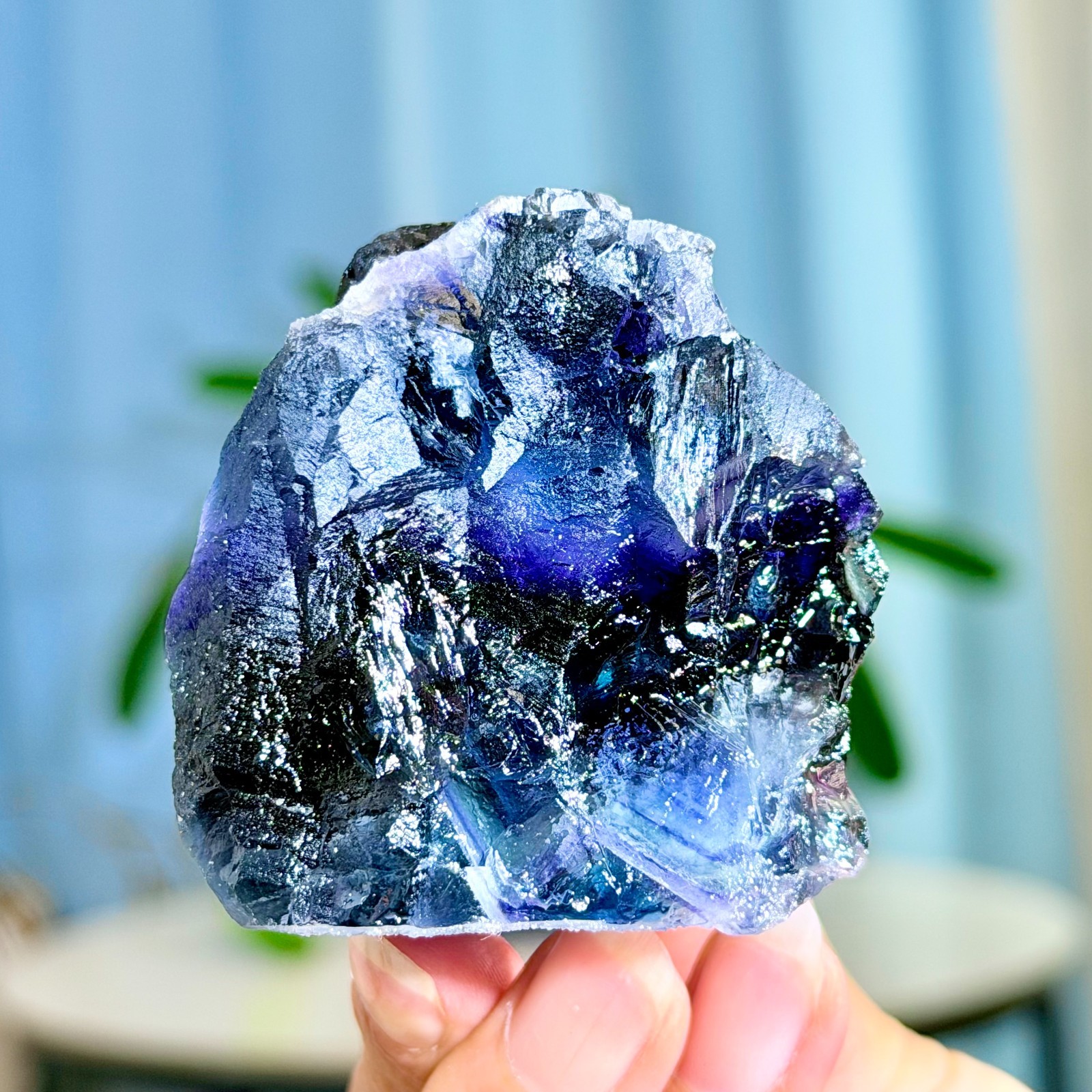205G Rare transparent purple cubic fluorite mineral crystal sample/China