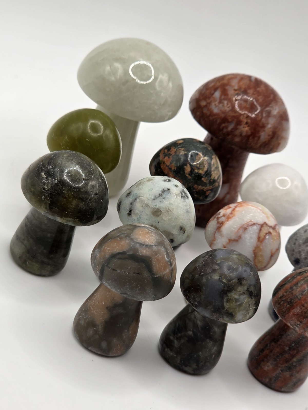 🍄 Mixed Crystal Mushroom Carving lot x12 – 294 grams 🍄🍄🍄