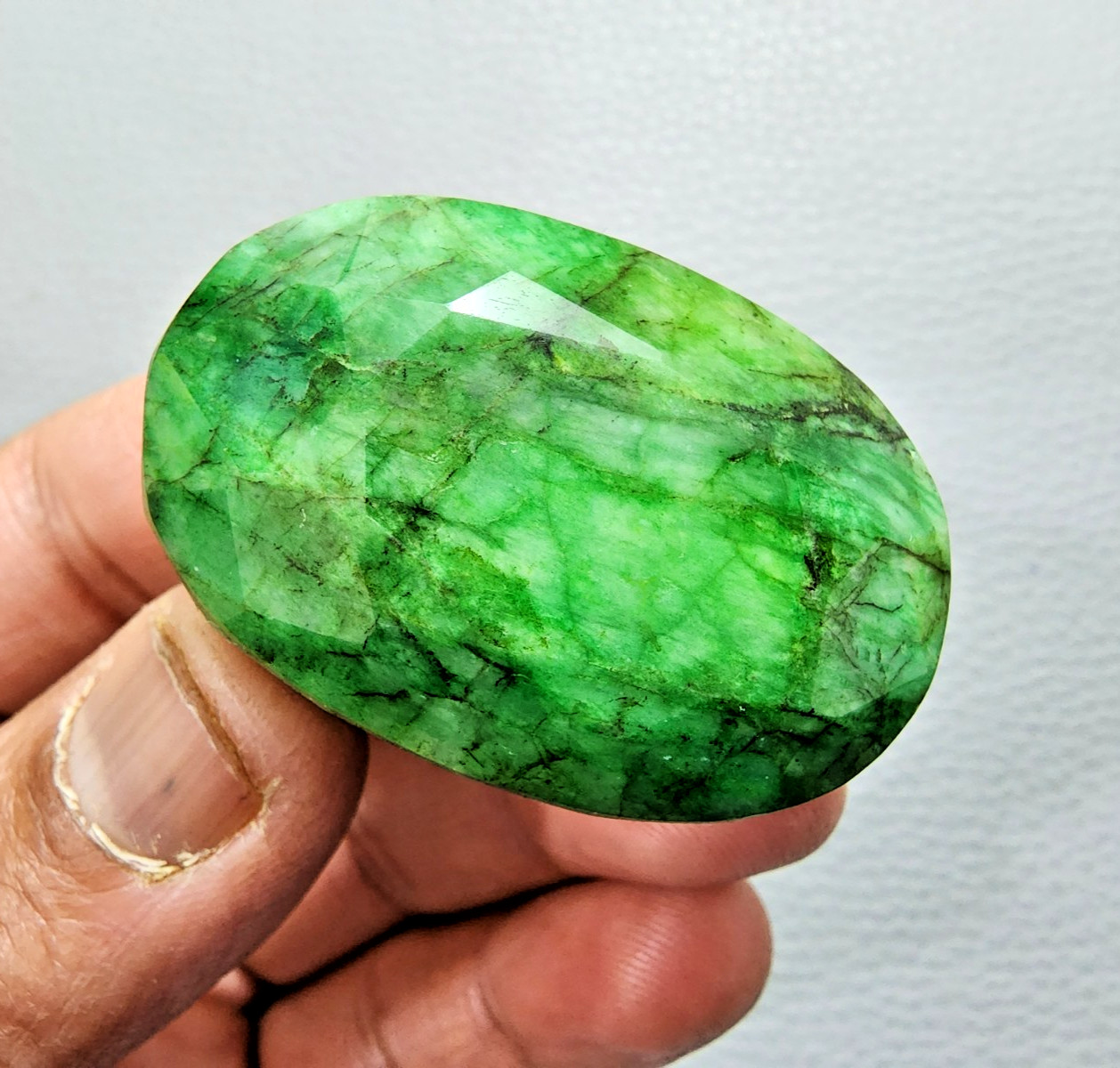 Awesome A+ Green Brazilian Emerald 250 Ct Oval Cut Loose Gemstone Jewelry Making