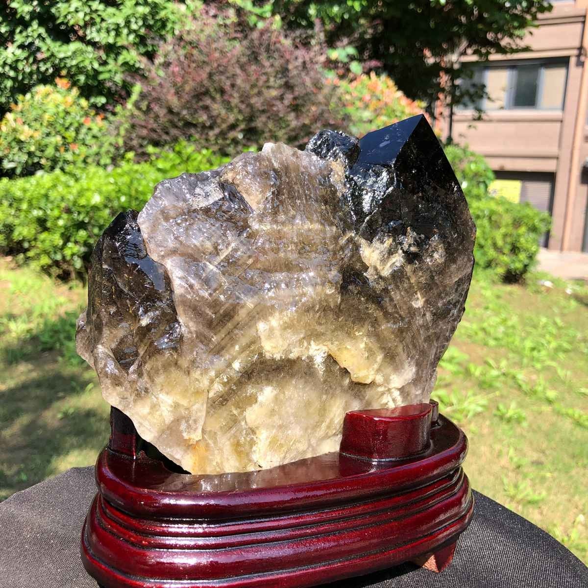 3210g Natural tea crystal specimen + pedestal MH2298