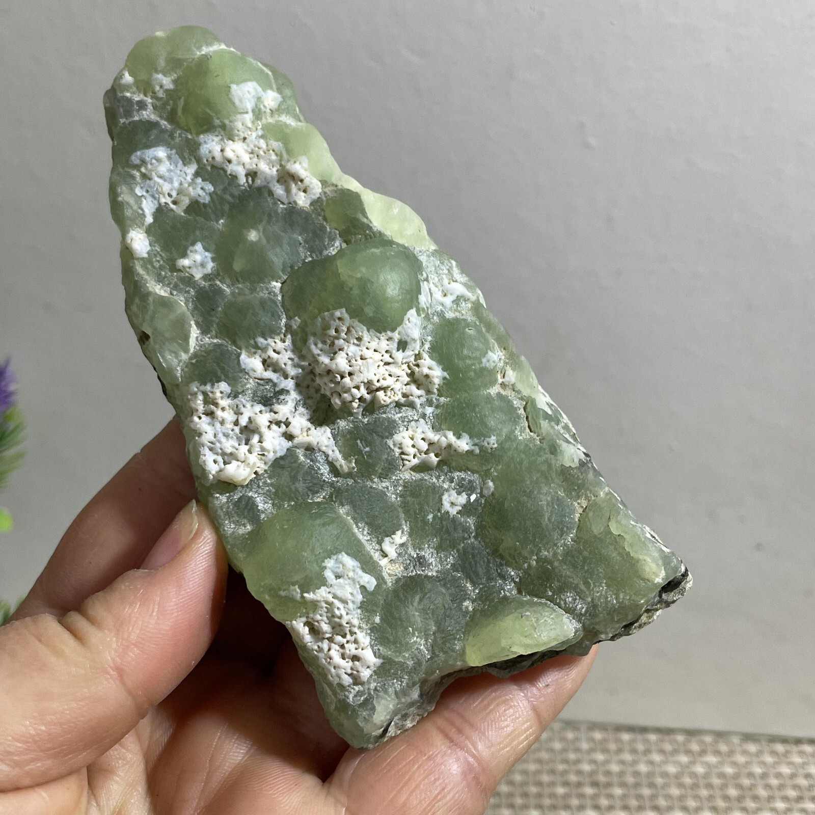 154g green chalcedony grape agate Mineral crystal specimen Indonesia