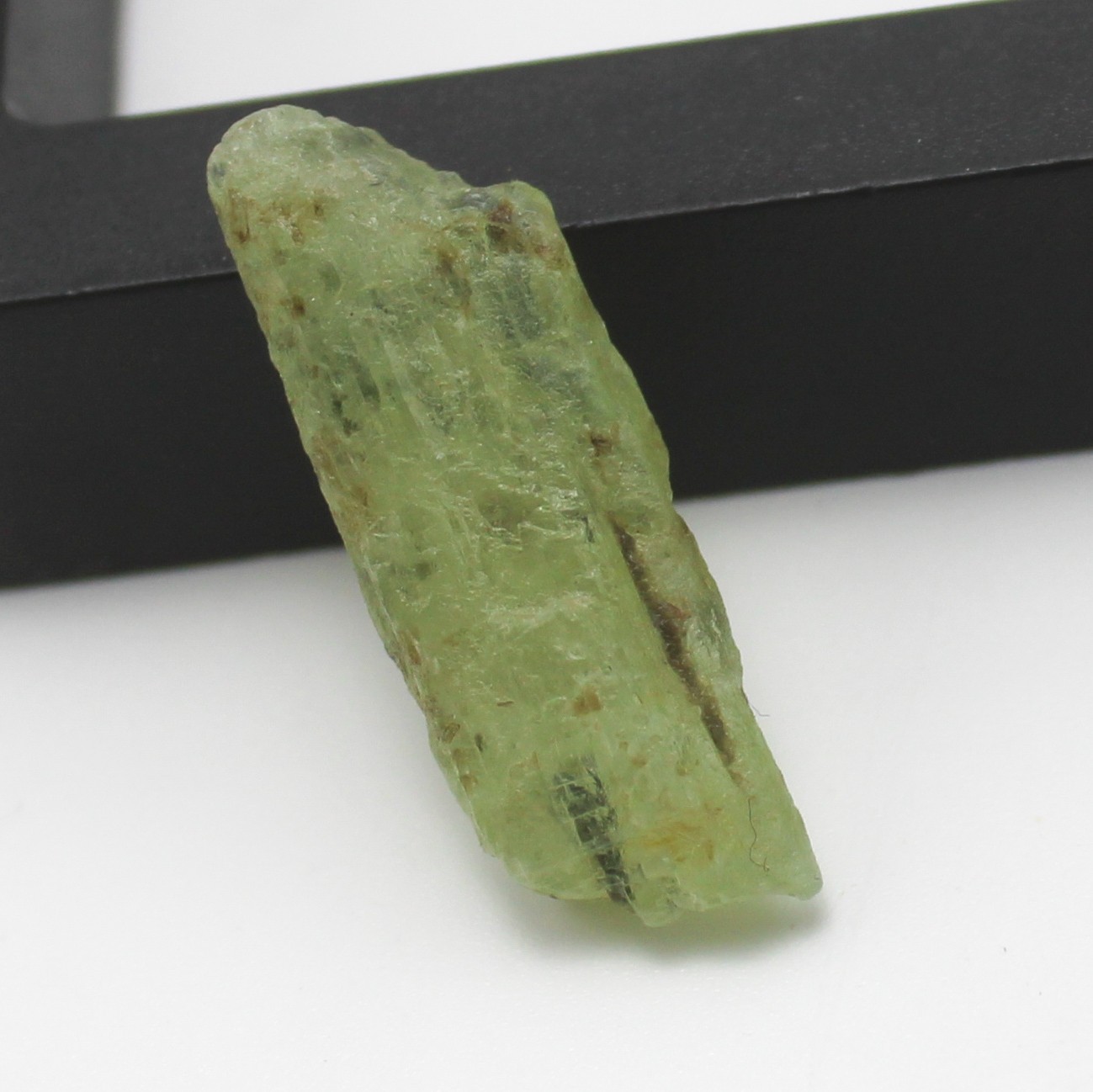 Natural Green Kyanite Rough 7.50 Ct 23x8x4 mm – Raw Gemstone For Collection