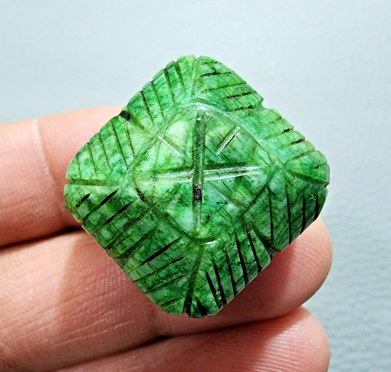 93.60 Crt Exquisite Green Brazilian Emerald Carving Loose Gemstone For Jewelry