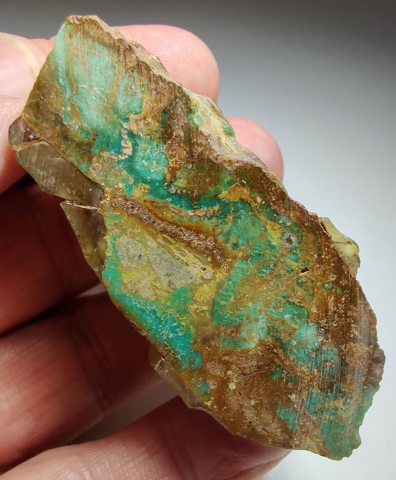 Peruvian Opal, great colors, beautiful specimen. Peru. 54 grams.