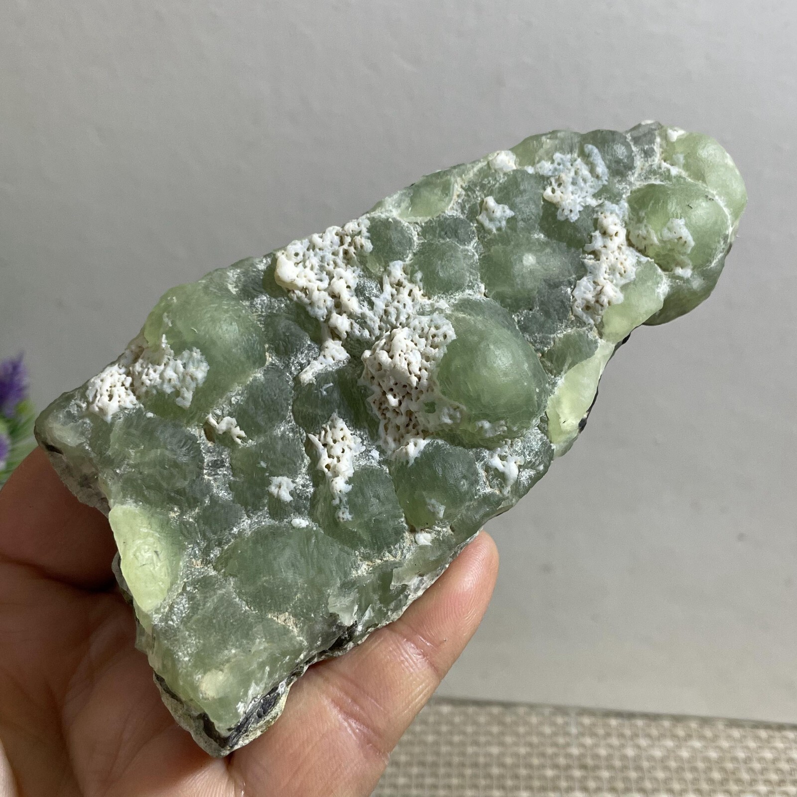 154g green chalcedony grape agate Mineral crystal specimen Indonesia