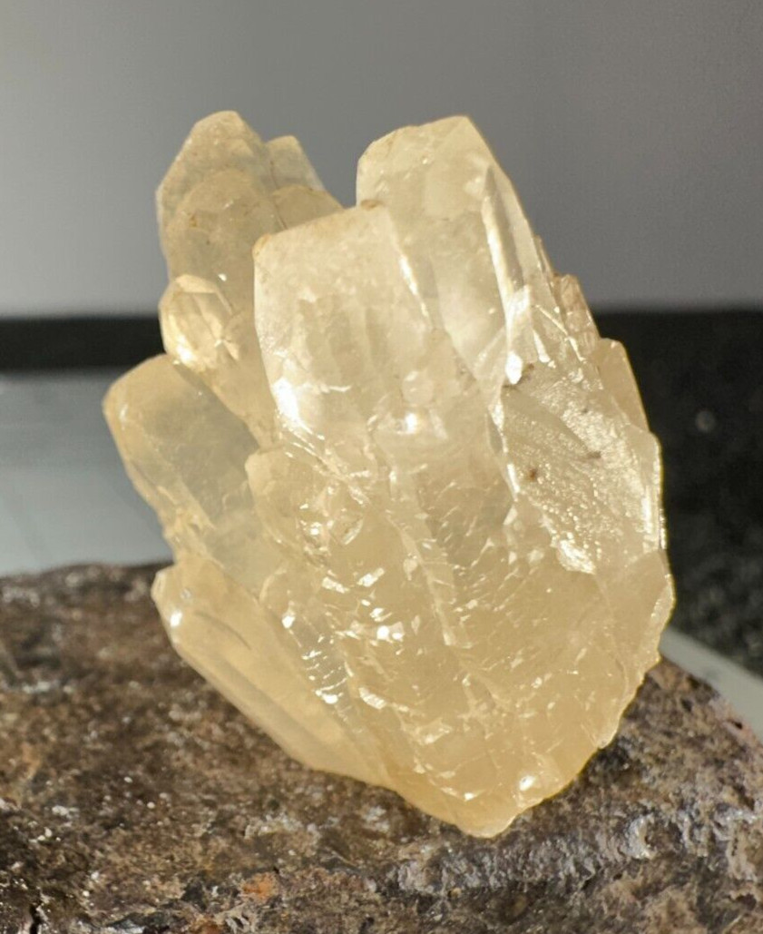 ➤ 1-3/8 INCH CALCITE CRYSTAL CLUSTER Pleasant Ridge Rensselaer Indiana VIDEO➤700