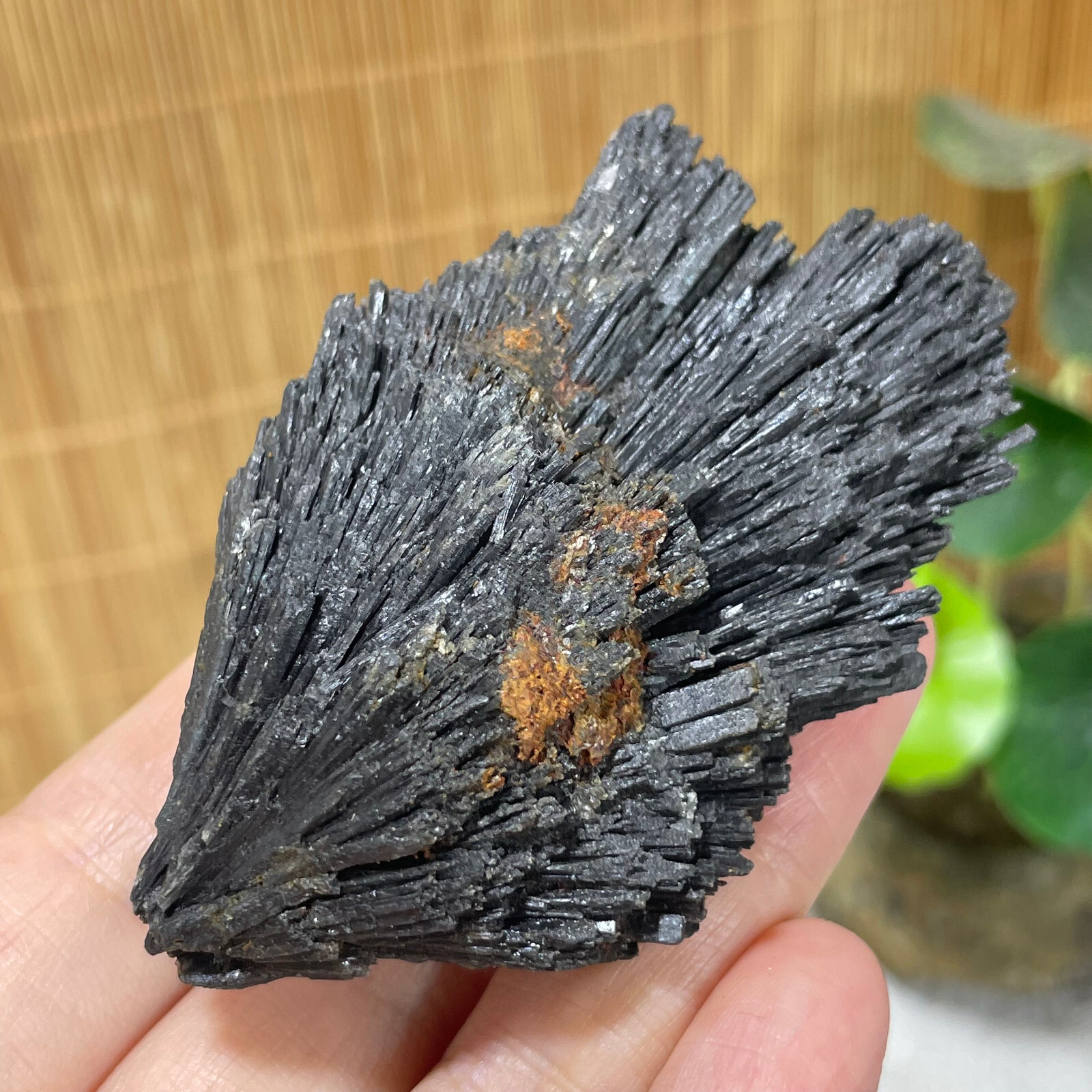 77g Natural Irregular natural black crystal cluster mineral specimen（dian qishi）