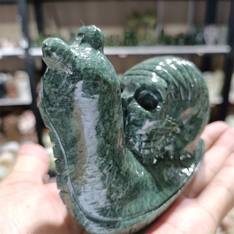 1pc Natural Xiuyan jade Quartz Crystal Skulls Healing Carved Snail Skull 1.1LB