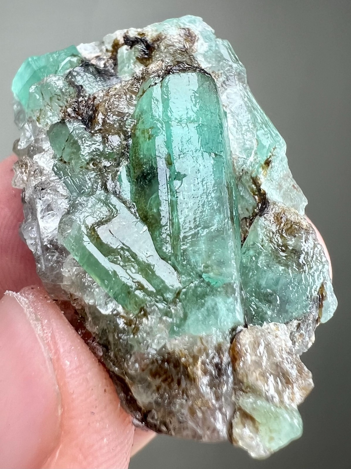 81 CT, Beryl Var! Natural Top Green Emerald Crystals Bunch on Matrix Chitral@PAk