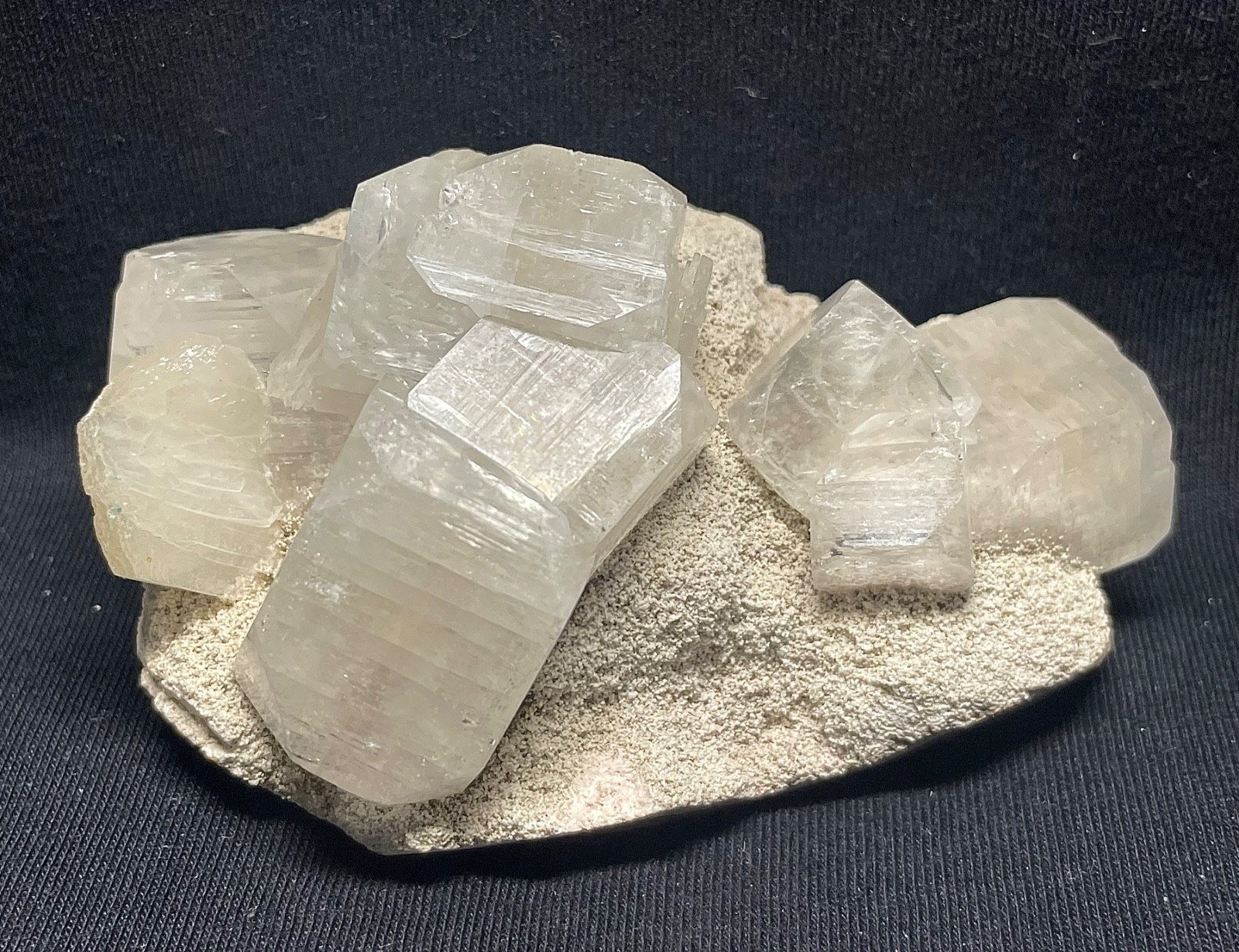 NATURAL APOPLLITE QUARTZ WITH UNIQUE TEXTURE NATURAL STUNNING STONE