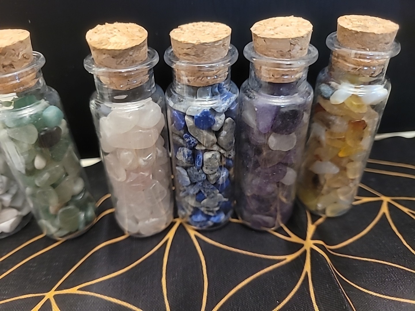 100s Gems, Crystals, Stones, Rocks, From All Over The World In Gift Box