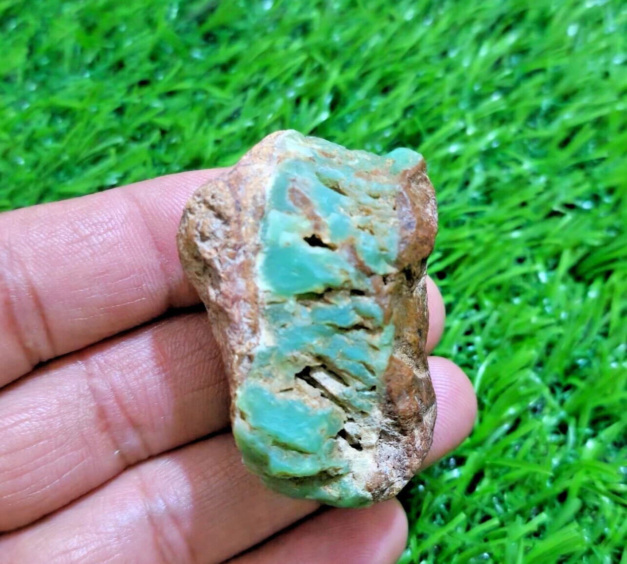 Beautiful Unique Chrysoprase Rough Stone 200 Crt Size 48x31x20 MM Loose Gemstone