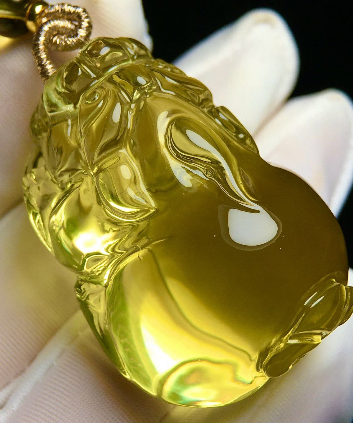 41.5*29.3*26mm A++ Natural Yellow Quartz Crystal Energy Pendant