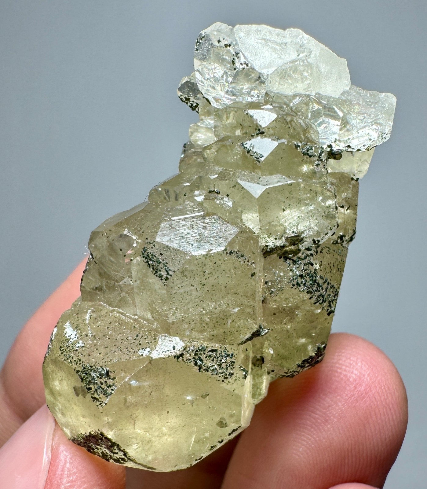 149 CT Full Terminated Cabinet Shape Yellow Apatite Transparent Crystals Cluster