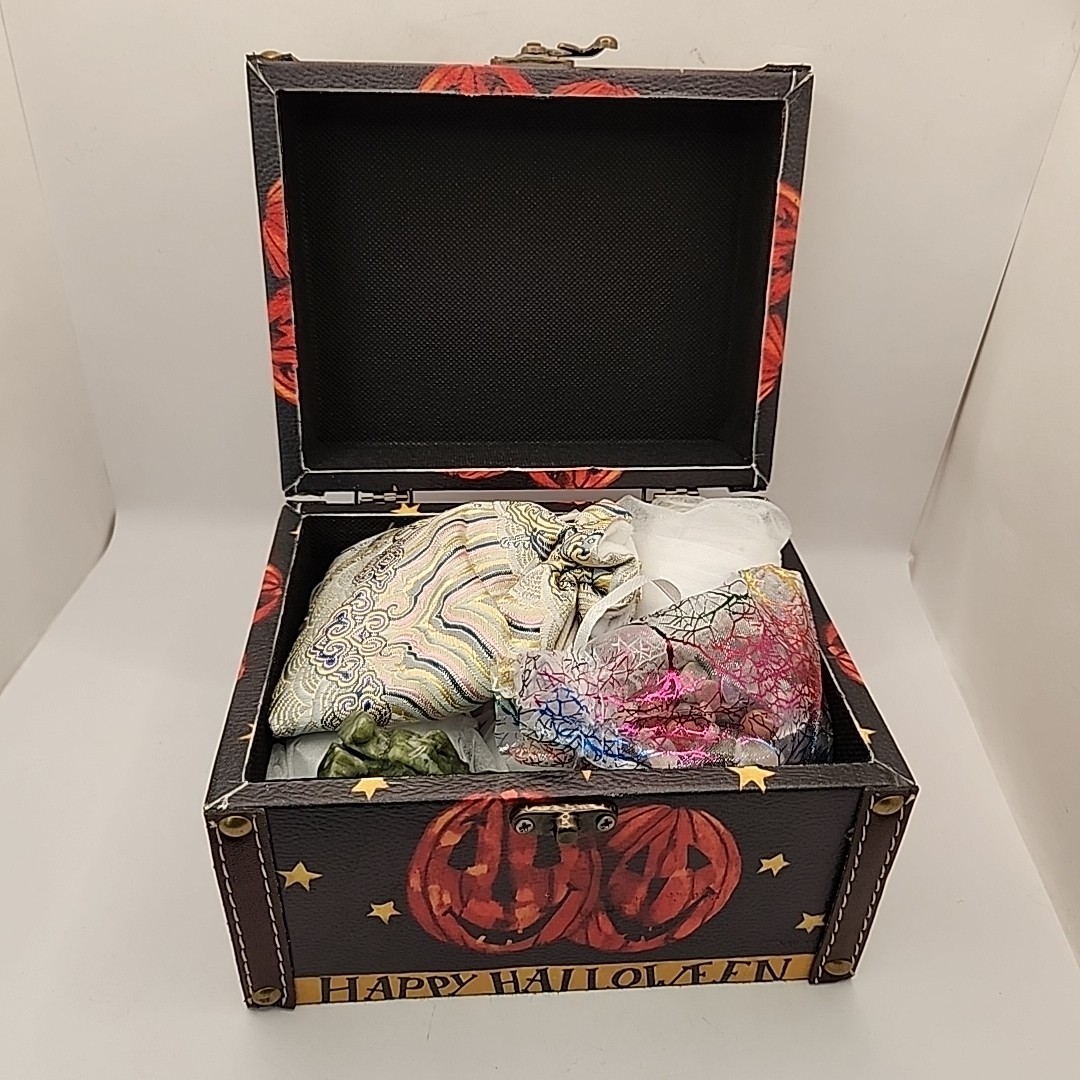 NEW Kiki Crystal Halloween Crystal Mystery Gift Box. “Pumpkin”