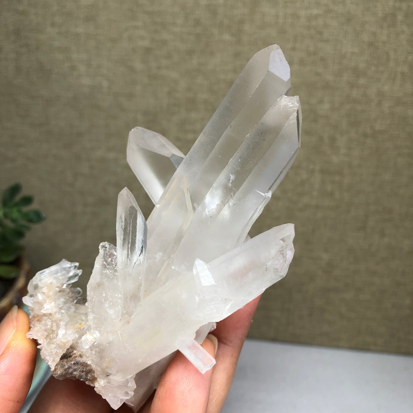 92mm Top Natural crystal clusters pretty Quartz Mineral Specimen 139g A5470