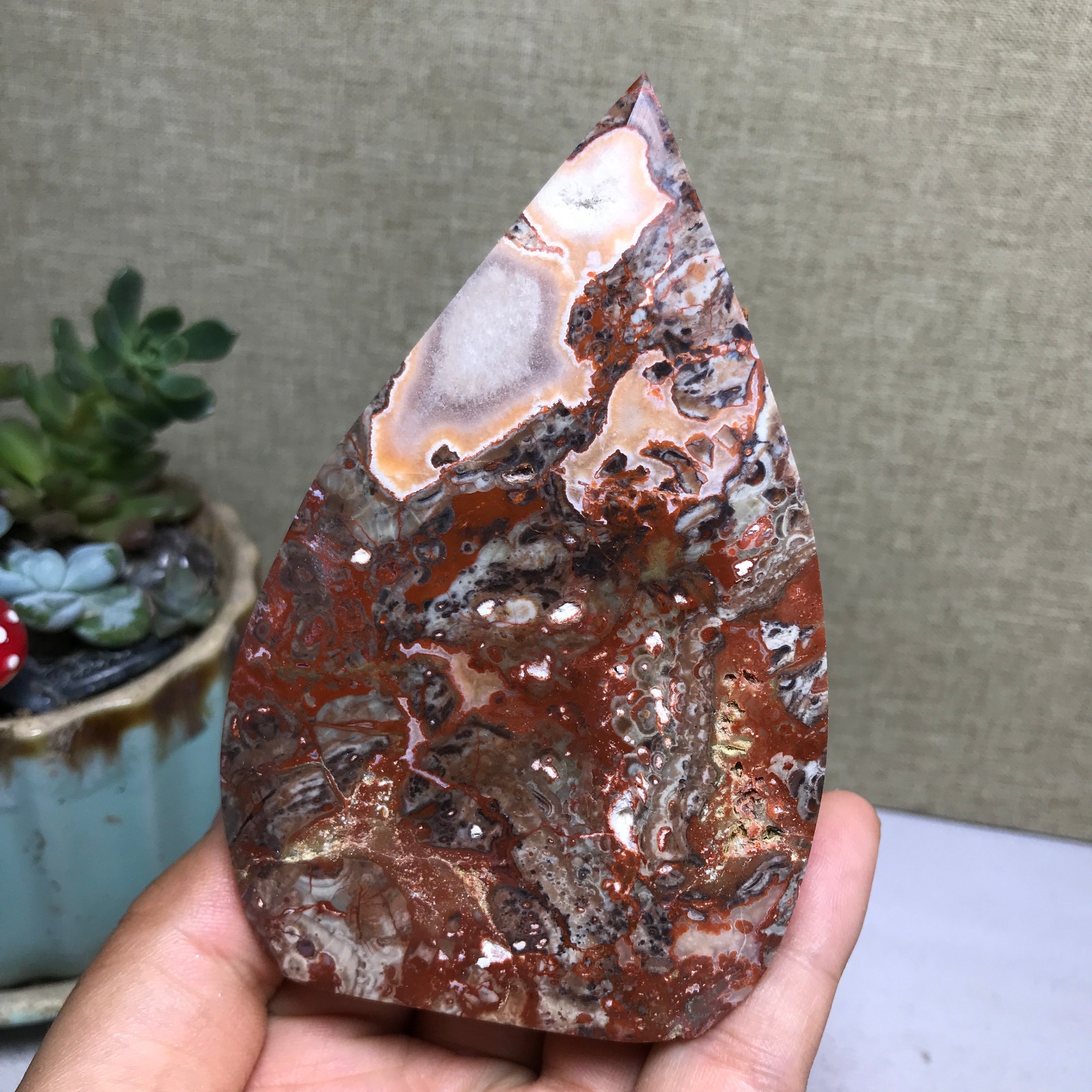 Natural Indonesian Bloodstone agate point leaf Crystal specimens 188g A5132