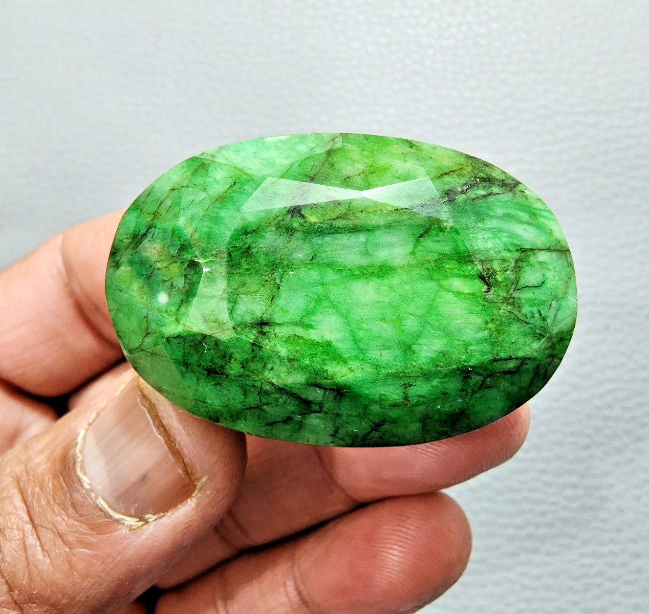 Awesome A+ Green Brazilian Emerald 250 Ct Oval Cut Loose Gemstone Jewelry Making
